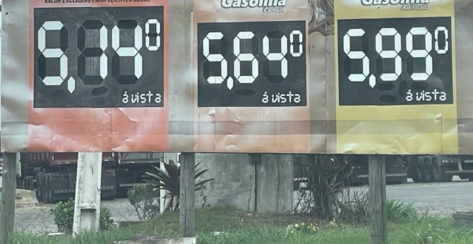 Postos de gasolina são autuados por propaganda enganosa na região
