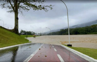 Parque em cidade de SC alaga de propósito para evitar estragos em enchentes