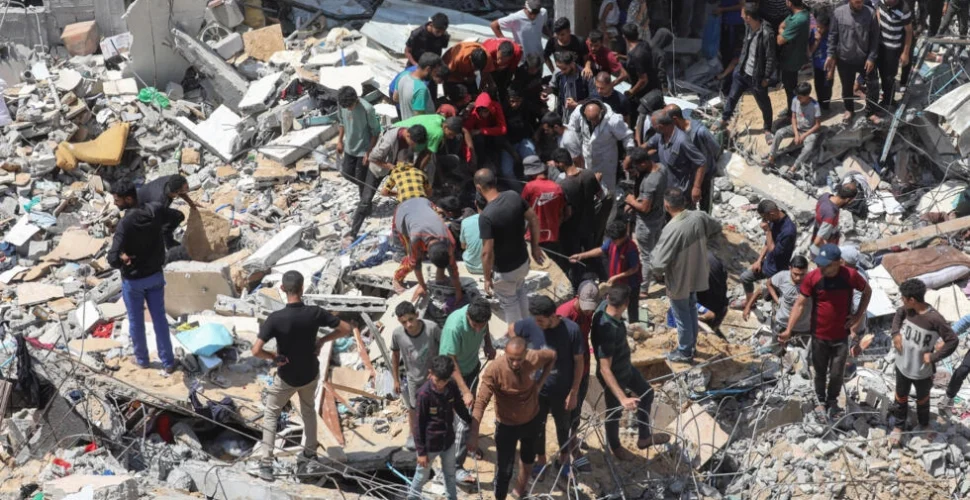 Ataques de Israel em Gaza matam dezenas de civis e Netanyahu é pressionado por plano pós-guerra