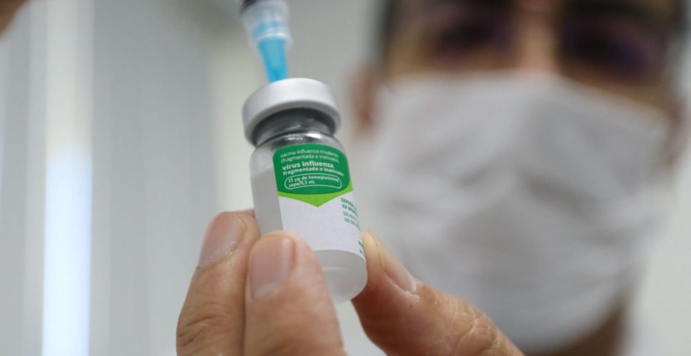 Secretaria da Saúde libera vacina contra a gripe para toda a população de SC maior de 6 meses de idade