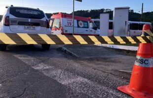 Identificado menino que morreu atropelado por ônibus em Criciúma