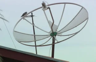 Substituição da antena parabólica tradicional é gratuita em SC; saiba como agendar mudança