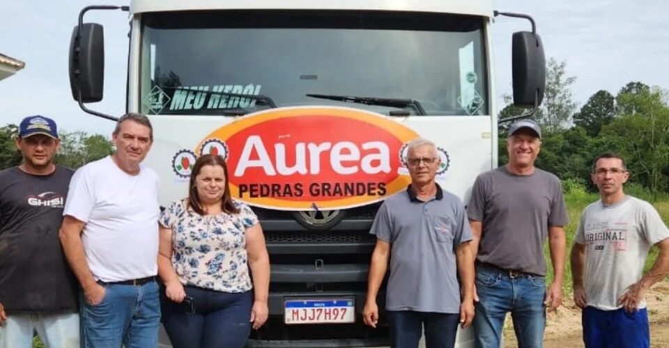Pedras Grandes envia caminhão de água mineral para hospitais do Rio Grande do Sul