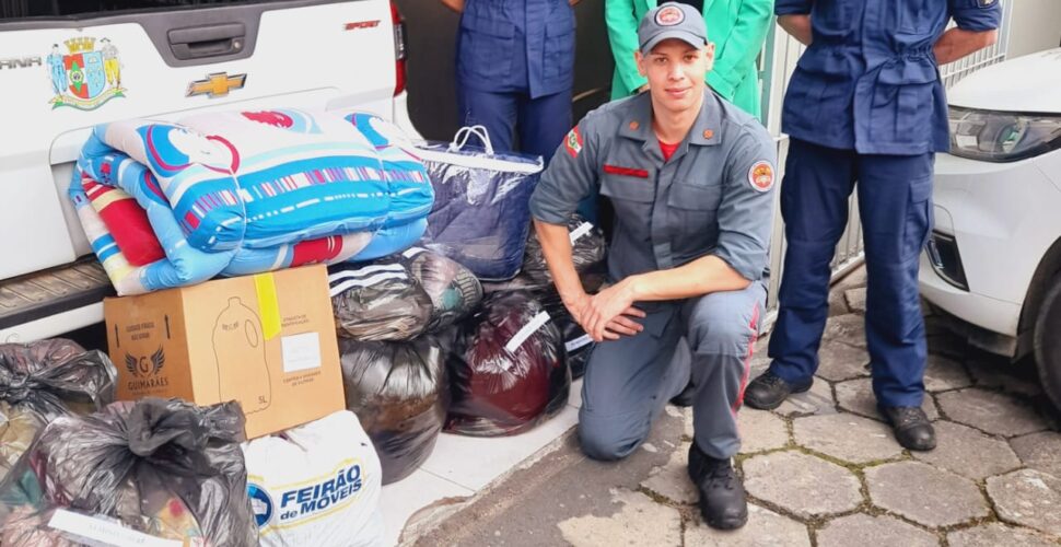 Solidariedade que aquece: Bombeiros de Orleans entregam doações da Campanha do Agasalho