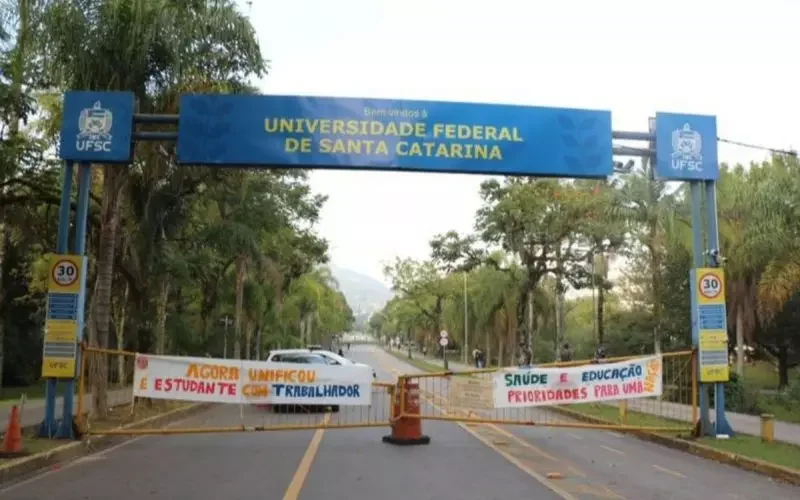 Greve na UFSC: chega ao fim paralisação dos professores após 40 dias