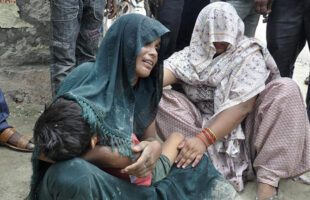 Confusão em evento religioso na Índia mata mais de cem peregrinos