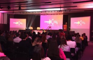 Connex 2024 tem como tema central ‘Futuro e Performance’ e traz grandes nomes do marketing para Criciúma