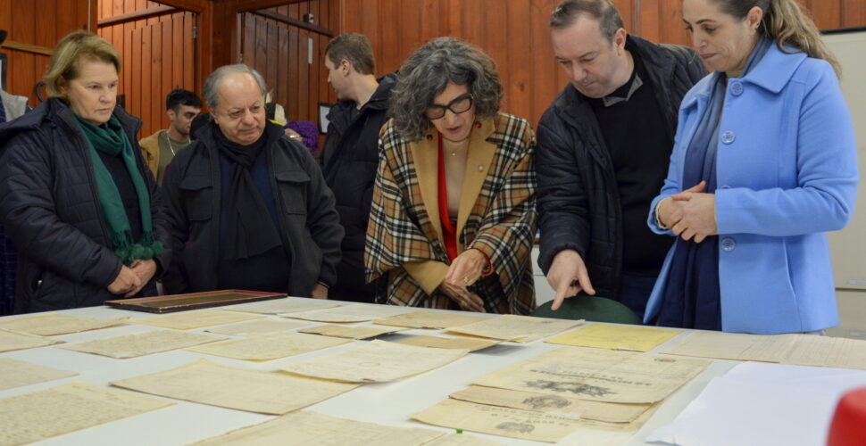 Consul da Itália visita o Museu ao Ar Livre em Orleans