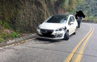 Motorista perde controle da direção e colide em mureta na Serra do Rio do Rastro