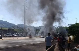 Grupo rural bloqueia rodovia em protesto contra visita de Bolsonaro no Pará