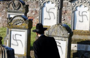 Quase 80% dos judeus europeus dizem omitir identidade para evitar antissemitismo, aponta relatório