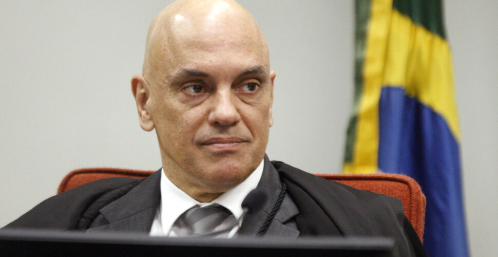 Moraes determina apreensão do celular de ex-assessor