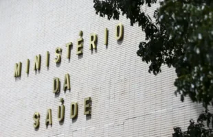 Ministério da Saúde tem congelados R$ 4,4 bilhões do orçamento