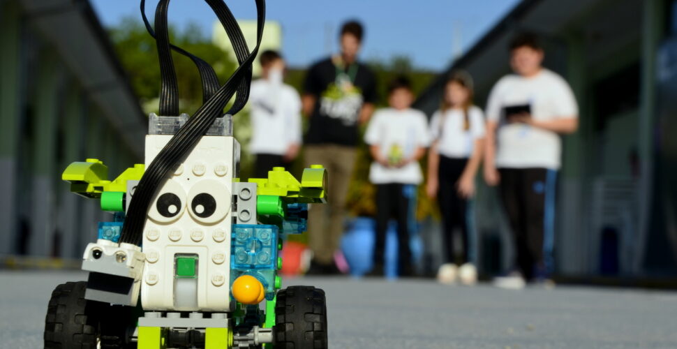 Equipe de Robótica do Colégio Unibave participa de competição nacional