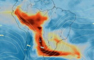 Fumaça de incêndios cobre o céu do Brasil e pode chegar à Argentina e ao Uruguai