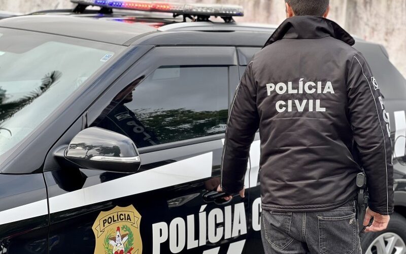 Polícia Civil prende pedófilos no Sul de SC; mãe que aliciava as vítimas está foragida