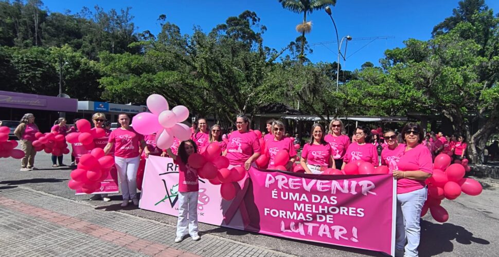 Rede Feminina de Combate ao Câncer de Lauro Müller inicia campanha de conscientização com Caminhada Rosa