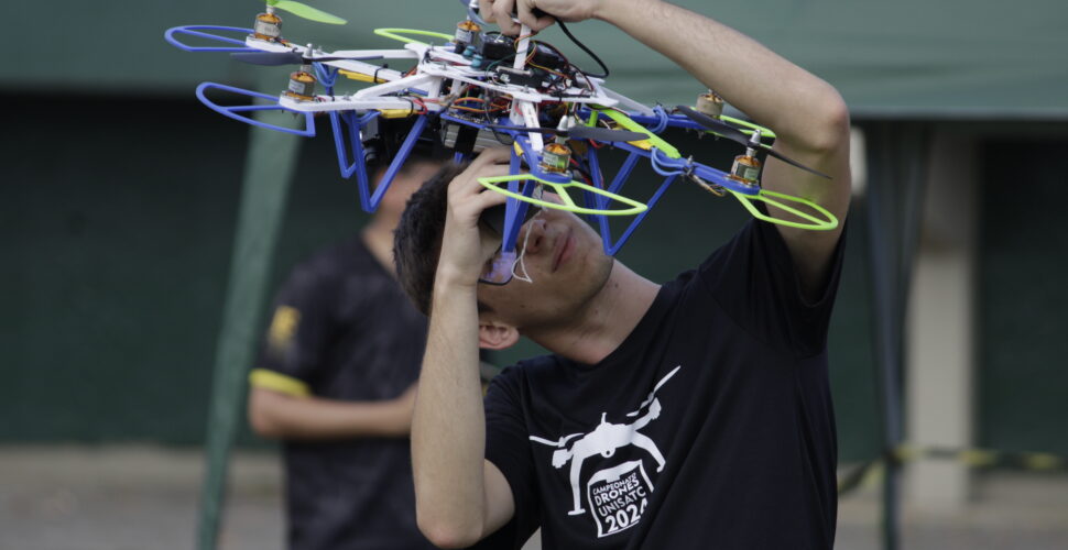 Tecnologias que encantam: Satc sedia Campeonato de Drones com equipes de todo o país