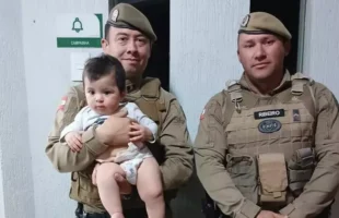 Bebê de oito meses é reanimado pela Polícia Militar após cair do sofá e entrar em convulsão