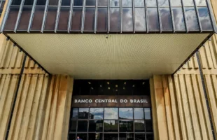 Banco Central amplia exigências para instituições participarem do Pix