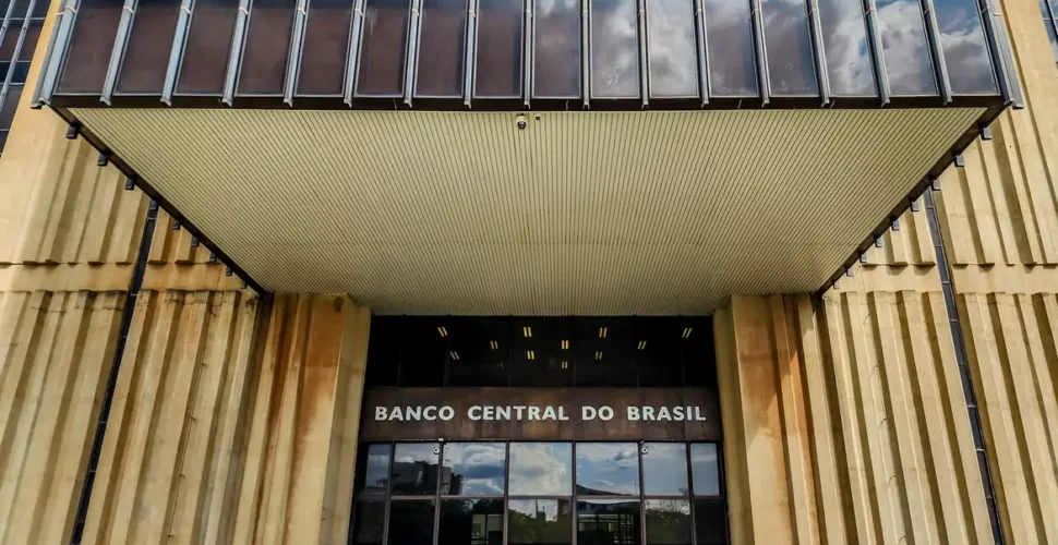 Banco Central amplia exigências para instituições participarem do Pix