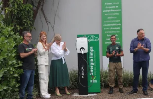 Unesc inaugura estações de recarga para veículos elétricos e híbridos