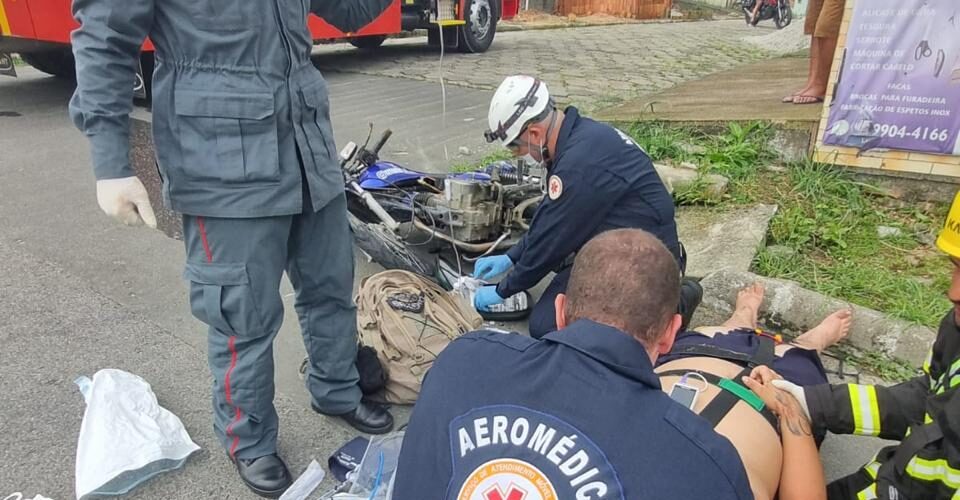 Motociclista sofre acidente ao tentar fugir de abordagem policial em Lauro Müller