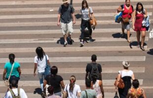 Expectativa de vida do brasileiro aumenta pela primeira vez desde a pandemia da Covid-19