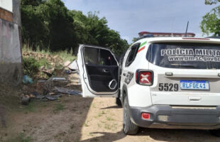 Idoso é encontrado morto em vala de terreno baldio