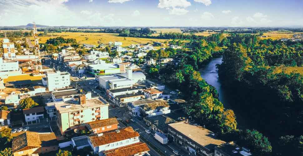 Forquilhinha Registra Crescimento Econômico de 18,07% em 2023, superando Santa Catarina e a Região Carbonífera