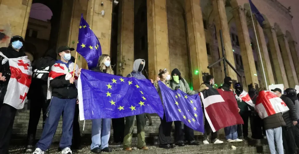 Protestos na Georgia repetem roteiro da crise entre Ucrânia e Rússia