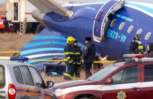 Presidente do Azerbaijão acusa Rússia de derrubar avião e encobrir causa