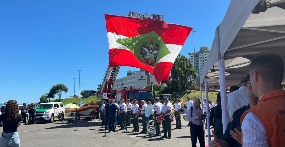 Verão em SC terá policiais bilíngues, turismo na Serra e número recorde de estrangeiros