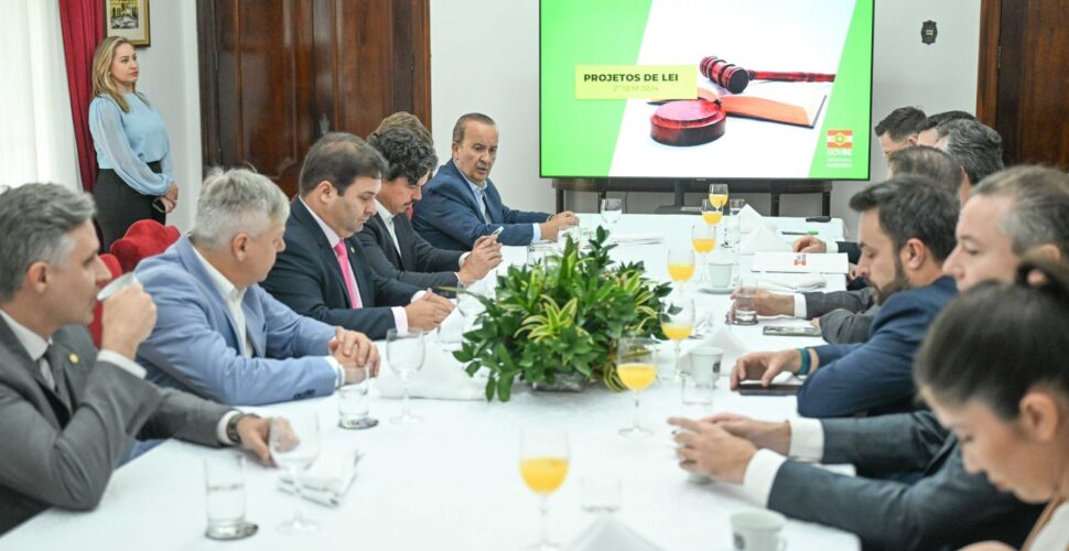 Pacote tributário do Governo do Estado cria teto para isenção de IPVA e inclui novo item na cesta básica