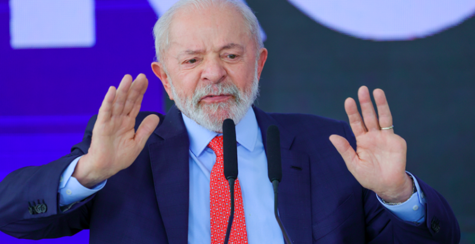 Lula passa por cirurgia em São Paulo para drenagem de hematoma