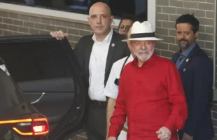 Lula passa por exames e é liberado para voltar a Brasília