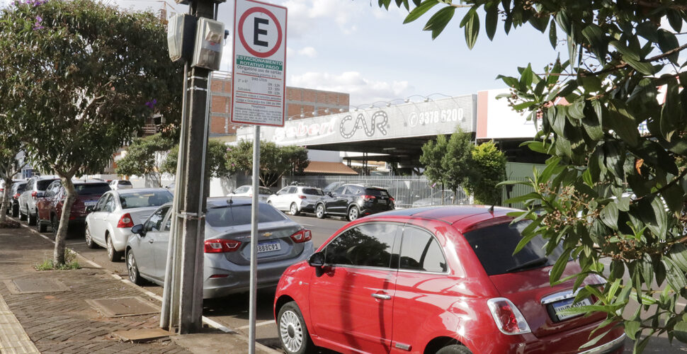 Comissão aprova projeto que dá 15 minutos de tolerância em estacionamentos pagos em vias públicas