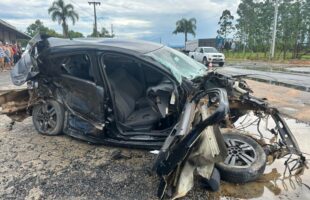 Motorista morre ao colidir frontalmente com caminhão na SC 447 em Meleiro