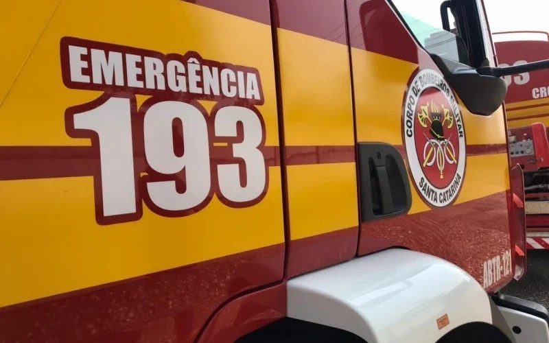 Motorista atropela seis pessoas e foge sem prestar socorro na marginal da BR-101