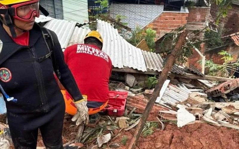 Deslizamentos deixam mortos e desaparecidos em cidade de MG após fortes chuvas