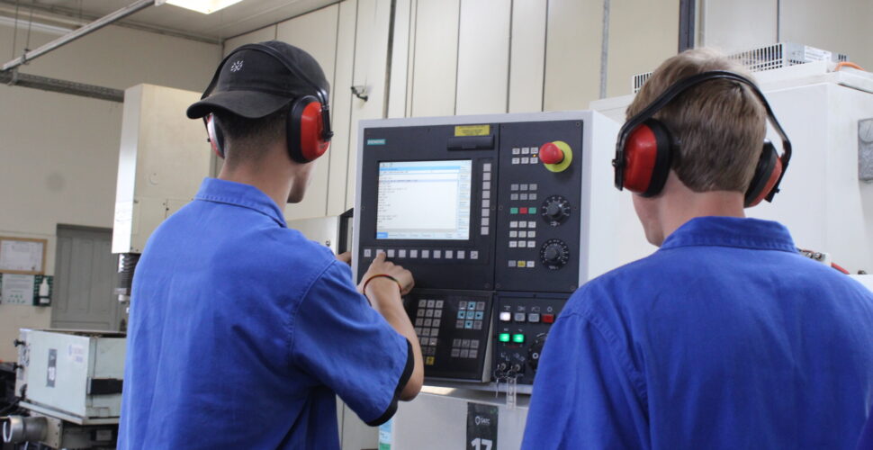 Curso Técnico em Mecânica da Satc conta com laboratórios de última geração e máquinas CNC