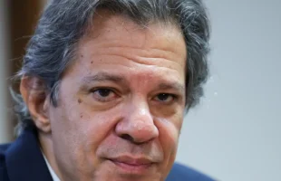 Haddad suspende férias para discutir Orçamento com Lula