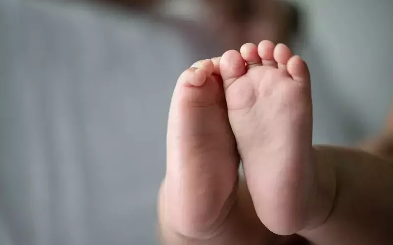 Criança de 1 ano morre em hospital e polícia é acionada por suspeita de maus-tratos