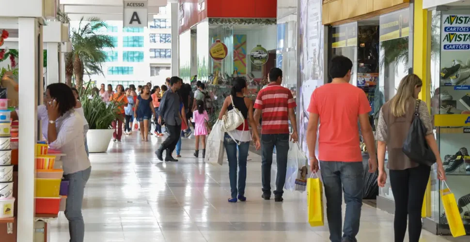 Vendas no comércio fecham 2024 com alta de 4,7%, a maior desde 2012