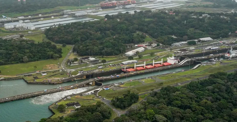 Panamá nega reivindicação dos EUA de direitos de travessia de canal