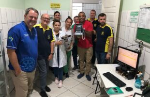 Rotary Club e AMHO doam equipamento para a Fundação Hospitalar Henrique Lage