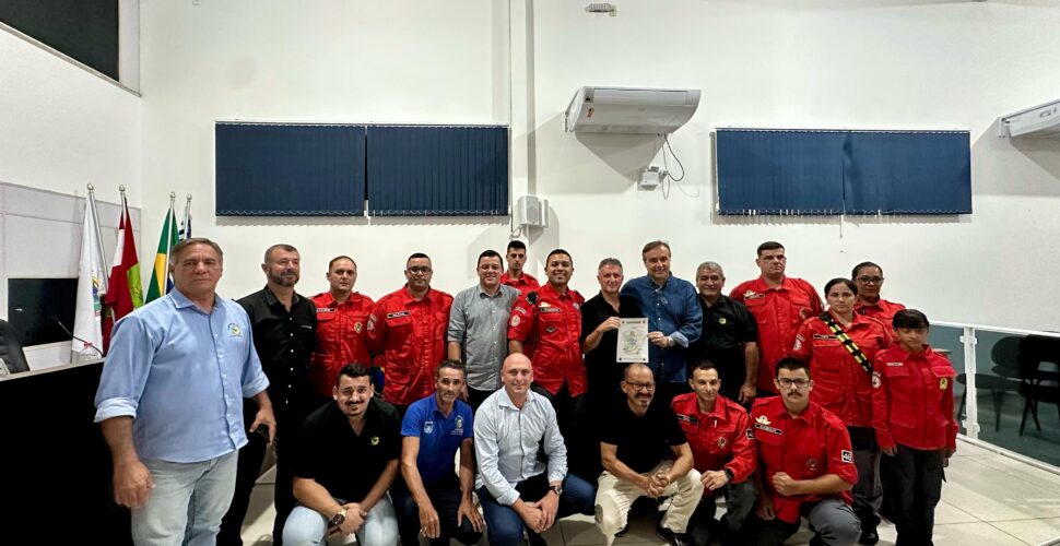 Bombeiros Voluntários são homenageados pelos vereadores de Balneário Rincão