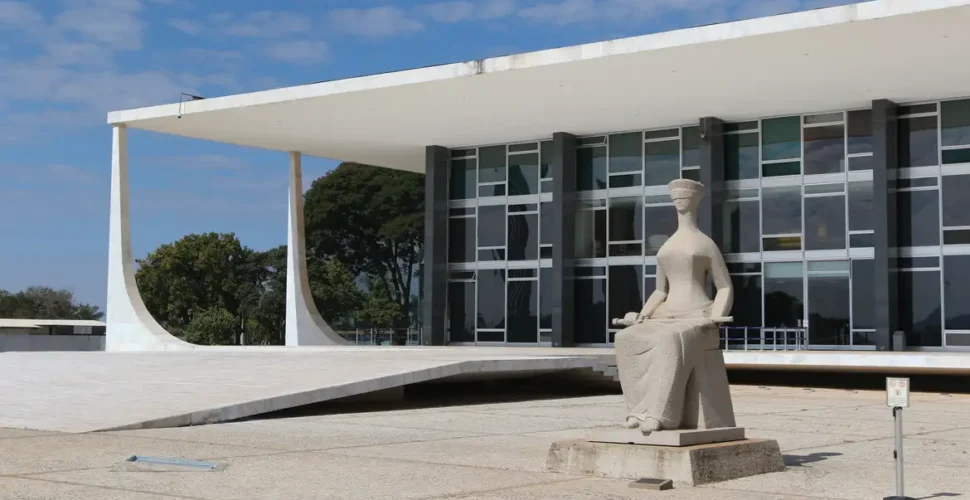 STF amplia foro privilegiado na Corte para após fim do mandato do réu