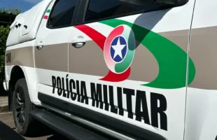 PM encontra três quilos de cocaína embaixo do banco de um automóvel