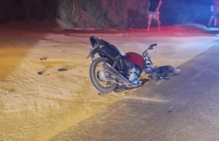 Motociclista fica ferido após colisão com carro em Braço do Norte